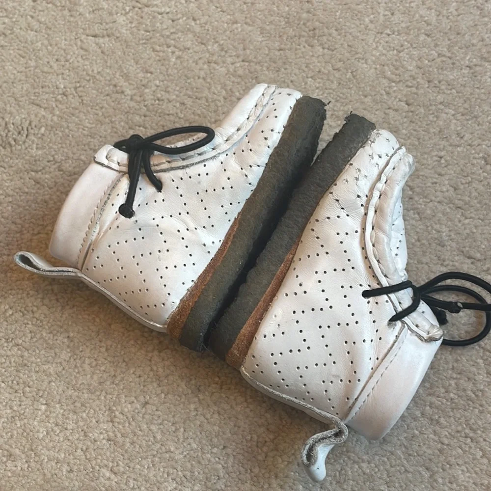🥾 Cucu New York white perforated, leather, baby walking shoes, crêpe sole